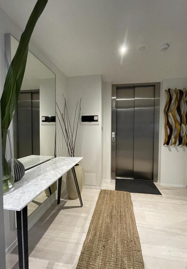 Apartment Lakeview Luxe - Ev Charger, Pool, Gym, Location + Kingston