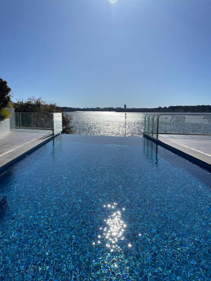 Lakeview Luxe - Ev Charger, Pool, Gym, Location + Apartment