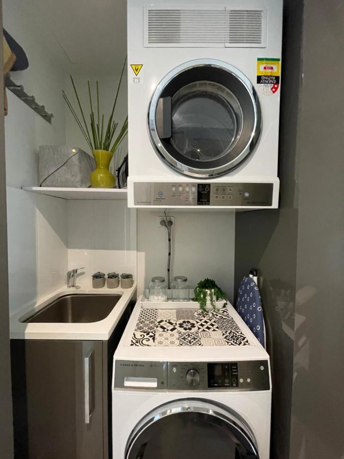 Lakeview Luxe - Ev Charger, Pool, Gym, Location + Kingston