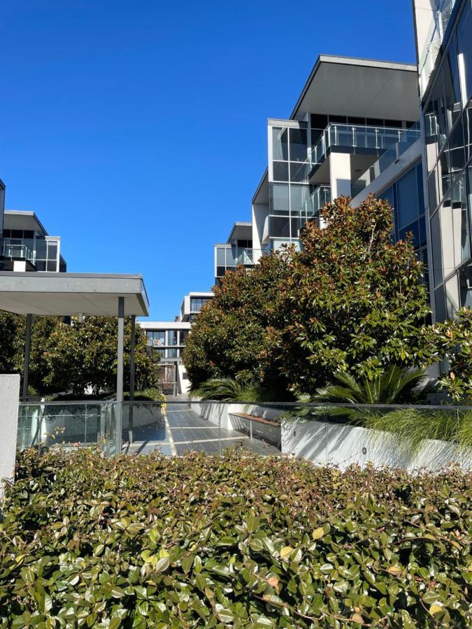Apartment Lakeview Luxe - Ev Charger, Pool, Gym, Location + Kingston