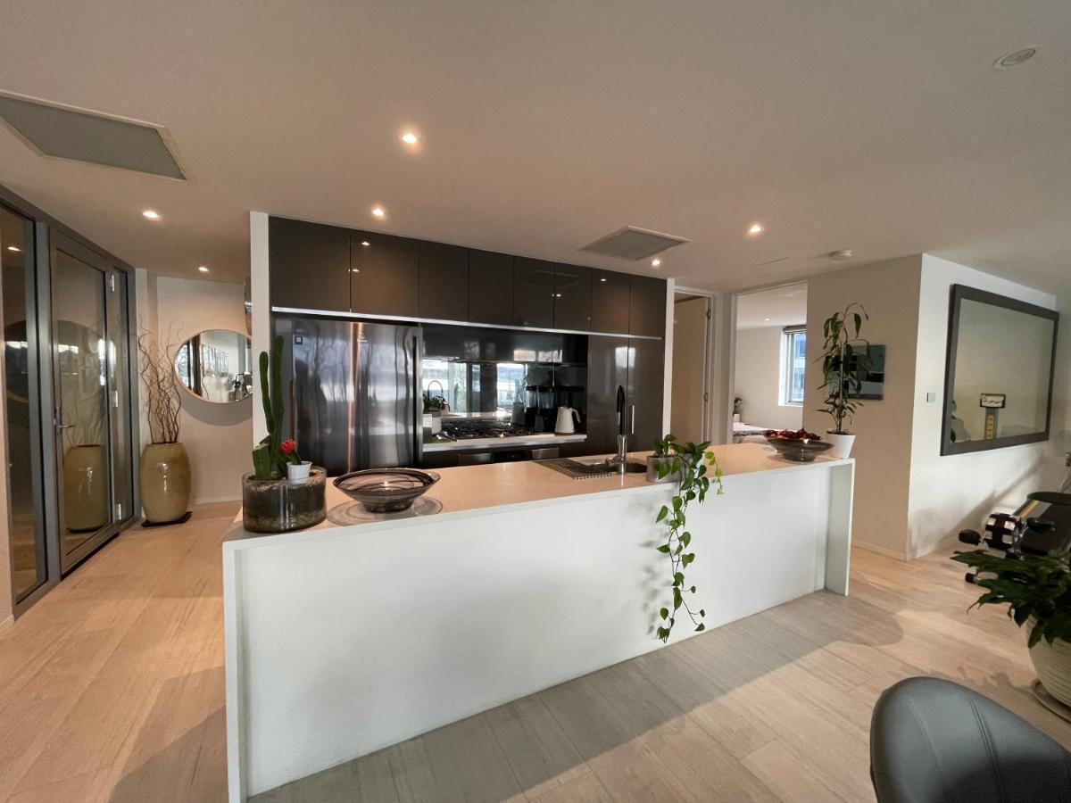 Apartment Lakeview Luxe - Ev Charger, Pool, Gym, Location + *