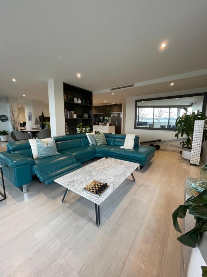 Lakeview Luxe - Ev Charger, Pool, Gym, Location +