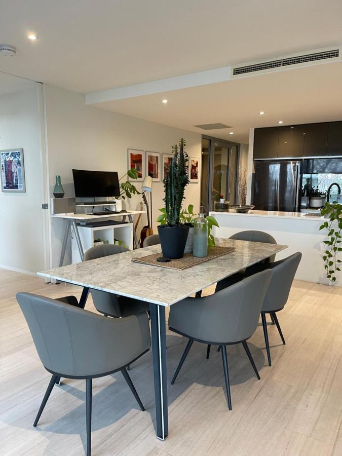 Apartment Lakeview Luxe - Ev Charger, Pool, Gym, Location +