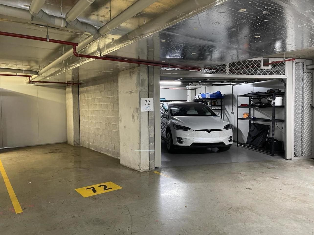 Lakeview Luxe - Ev Charger, Pool, Gym, Location + * Kingston