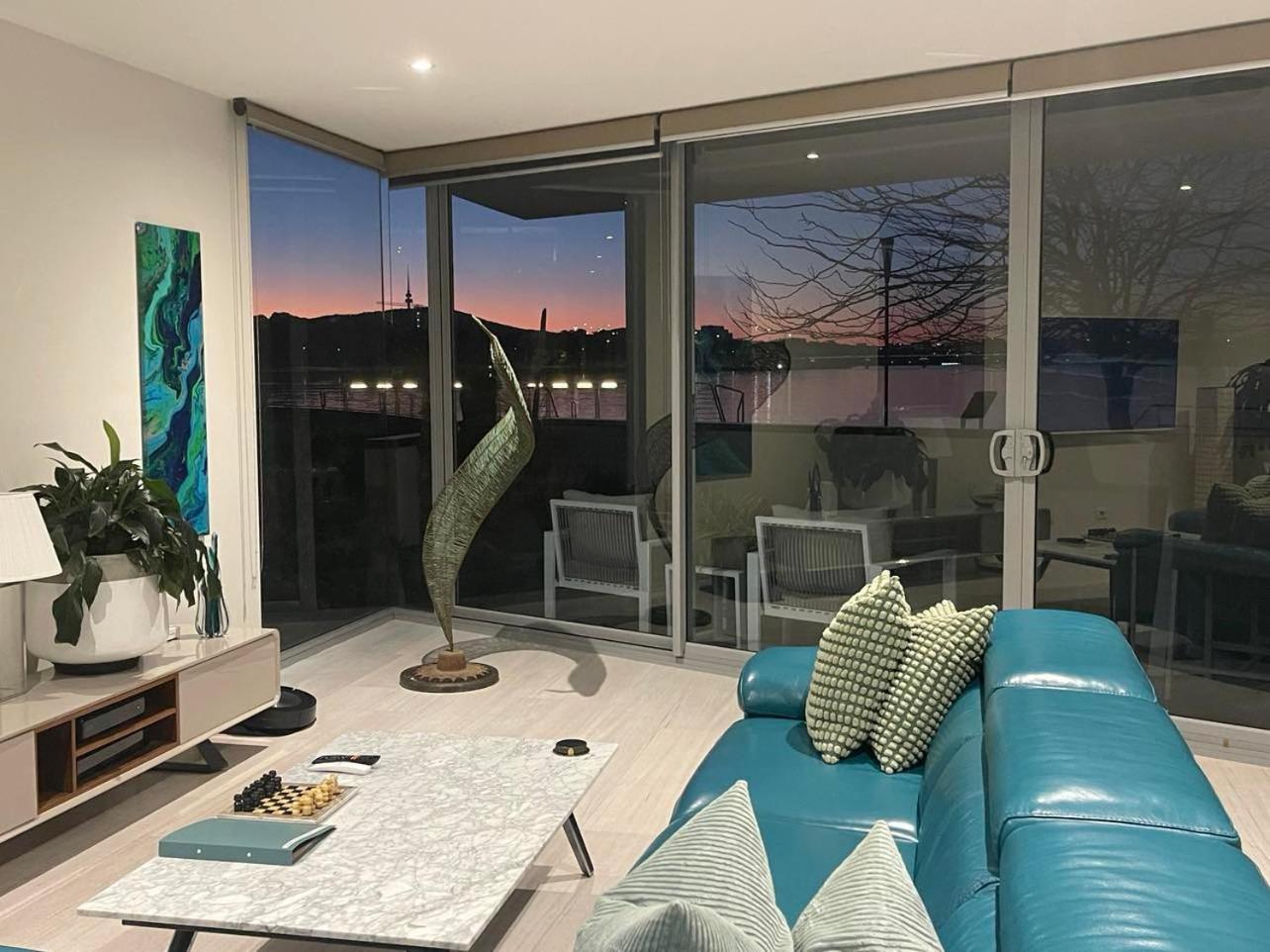Apartment Lakeview Luxe - Ev Charger, Pool, Gym, Location +