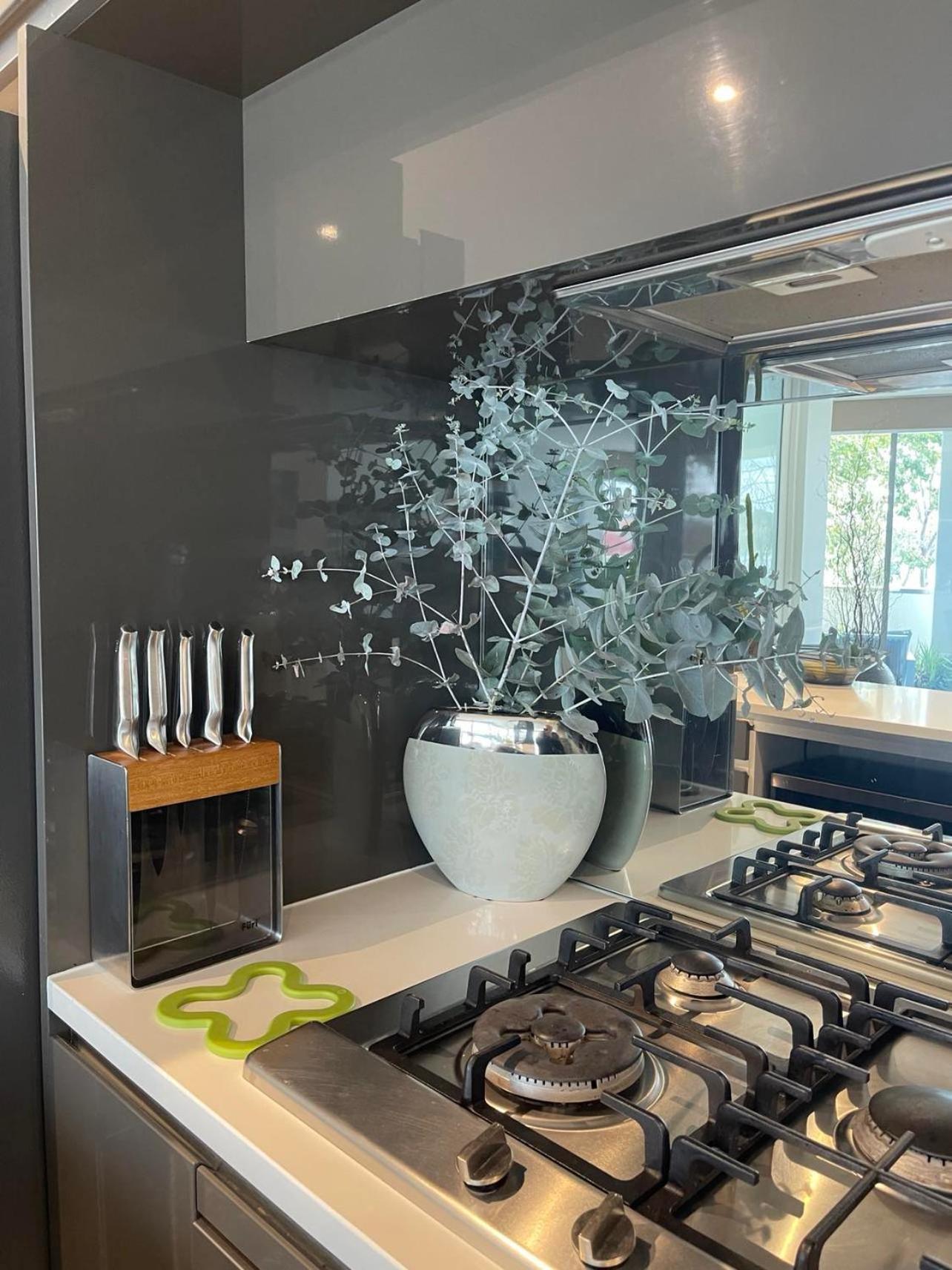 Apartment Lakeview Luxe - Ev Charger, Pool, Gym, Location + Kingston